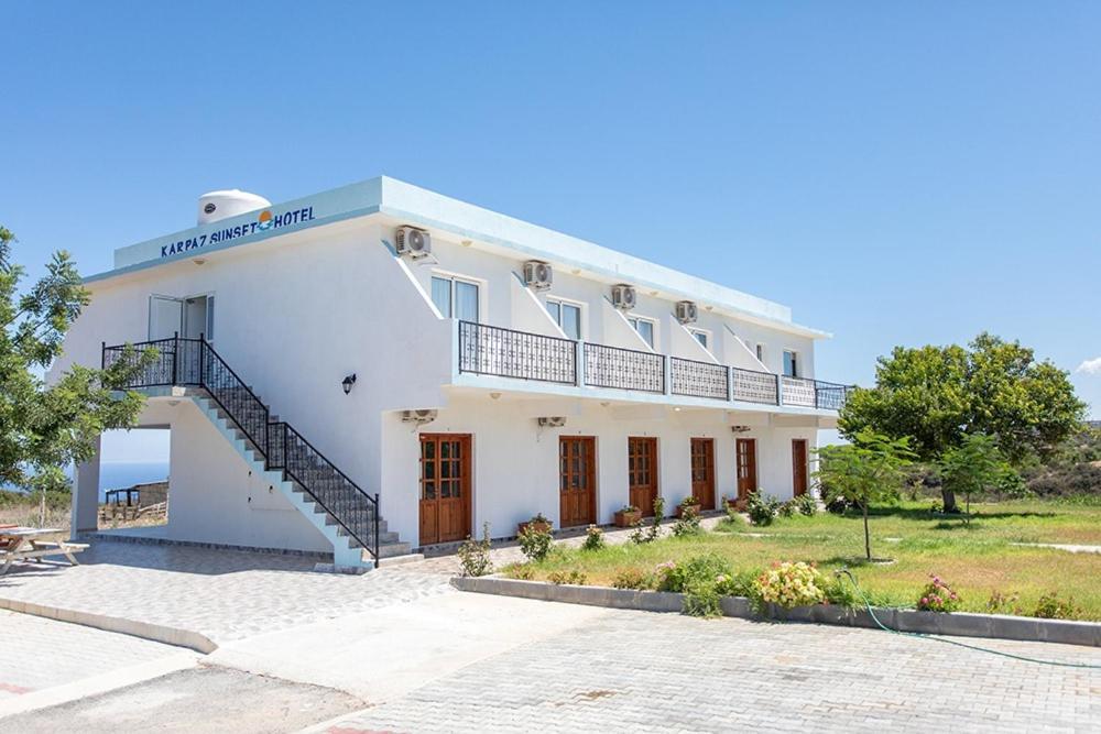 Karpaz Sunset Hotel Rizokarpaso Exterior photo
